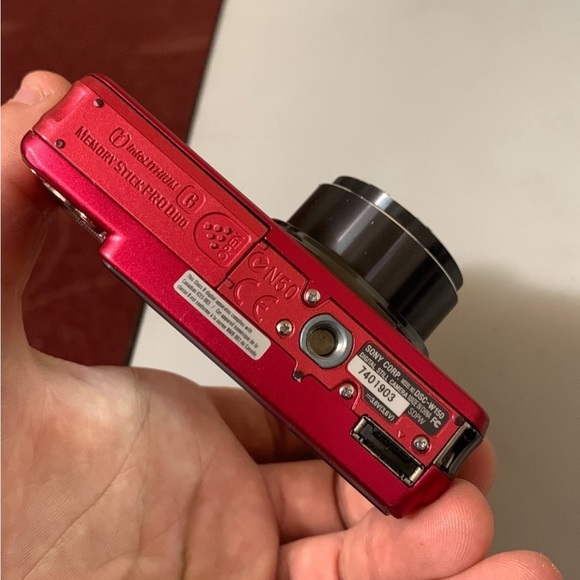 Sony Cyber-shot DSC-W150 Digital Camera 8.1MP  - Red - Picture 8 of 8